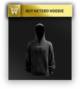 Schwarzer Netero-Hoodie mit Kapuze und weißem Schriftzug auf der Brust, präsentiert vor dunklem Hintergrund mit Kaufaufruf.